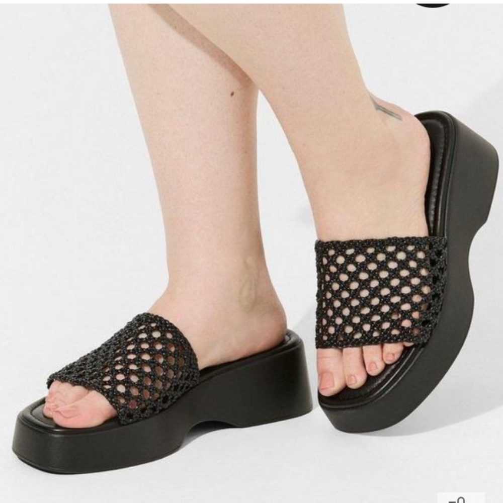 Sandal